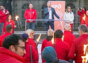 Fackelzug: Kautz fordert Zusammenhalt und Aufbruch